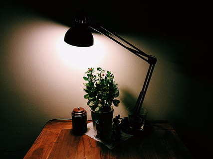 LED灯多少瓦伤害眼睛