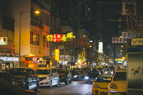 办公室桌子怎么摆放 办公桌如何摆放?
